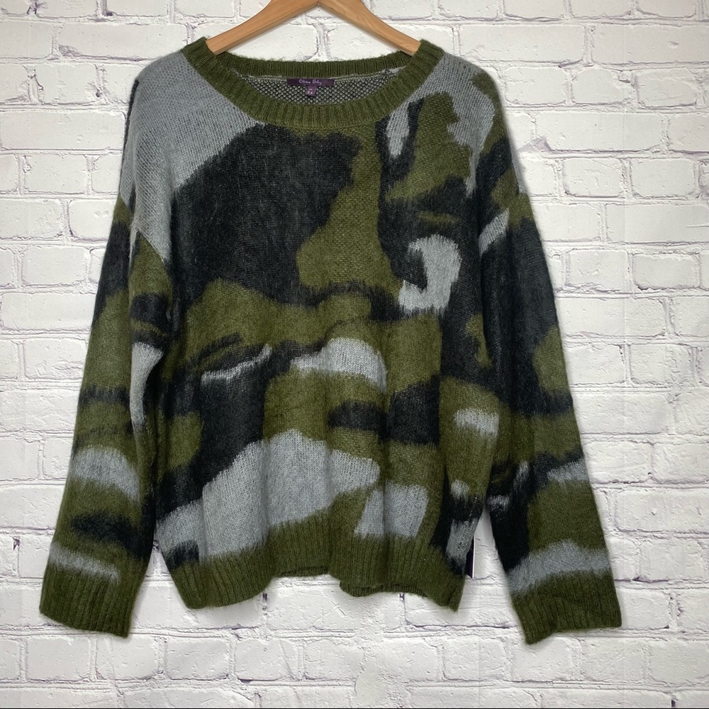 Cozy Oversized Camo-Print Sweater - Olive/Gray